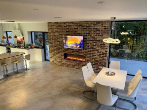 Stunning 5 bed house in Surrey